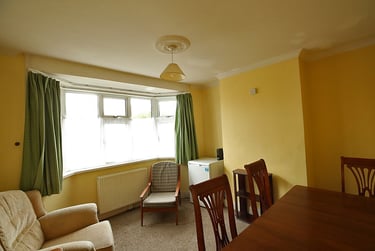 4 bed house, Burgess rd, Swaythling, Southampton, SO163BL - Image 2